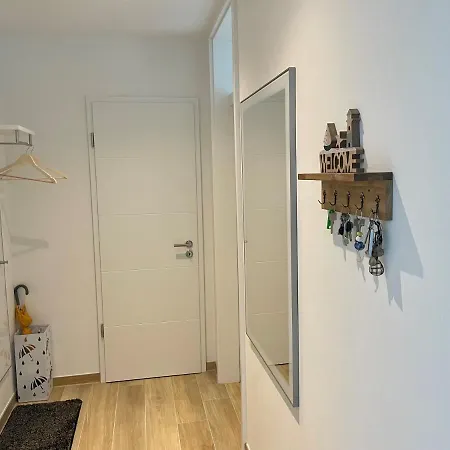 Deichkind, Am Alten Deich 4-6, 2 28 * Dangast