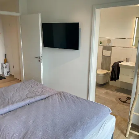 Deichkind, Am Alten Deich 4-6, 2 28 * Dangast